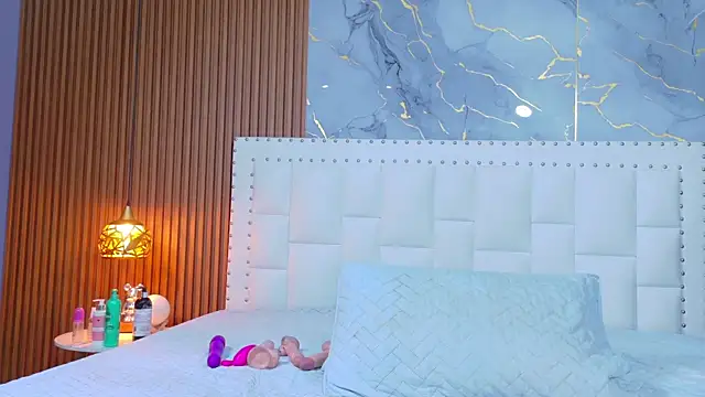 hotiergirl online show from February 21, 11:56 am