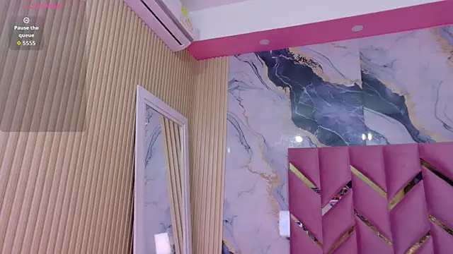 hotiergirl online show from February 24, 12:39 pm