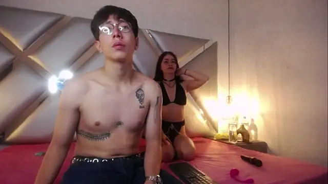 HiddenDesireFx online show from February 17, 1:33 pm