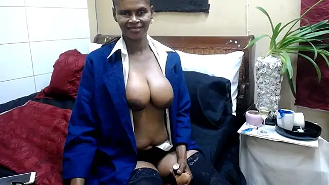 Snapshot of TALLSWATIBIACH chatting on February 22, 10:31 pm TALLSWATIBIACH online show from February 22, 10:31 pm