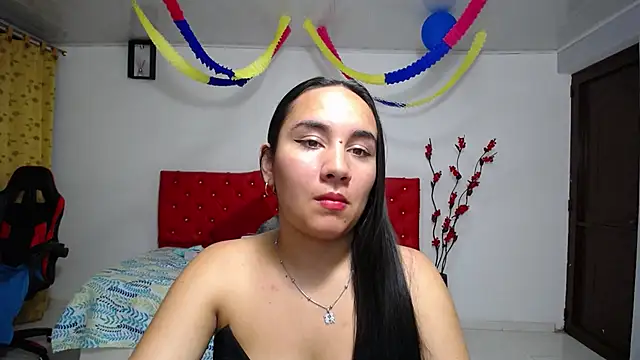 Snapshot of Maylin_horny19 chatting on June 25, 3:04 am Maylin horny19 online show from June 25, 3:04 am