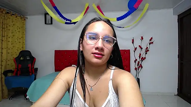Snapshot of Maylin_horny19 chatting on June 22, 3:01 am Maylin horny19 online show from June 22, 3:01 am