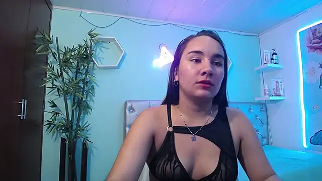 Snapshot of Maylin_horny19 chatting on July 11, 3:07 am Maylin horny19 online show from July 11, 3:07 am