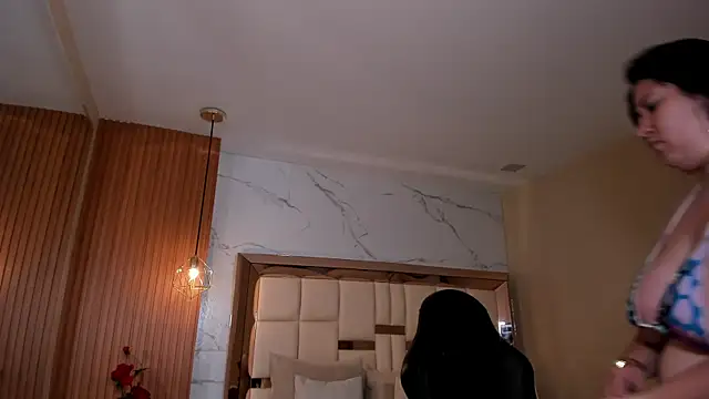 zoes milee online show from February 24, 11:22 am