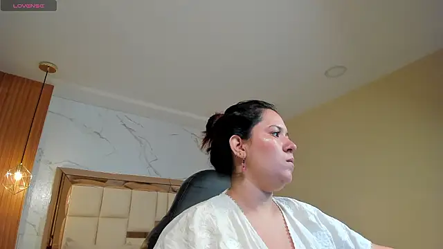 zoes milee online show from March 19, 11:43 am