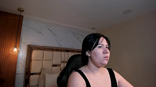 zoes milee online show from February 5, 11:28 am