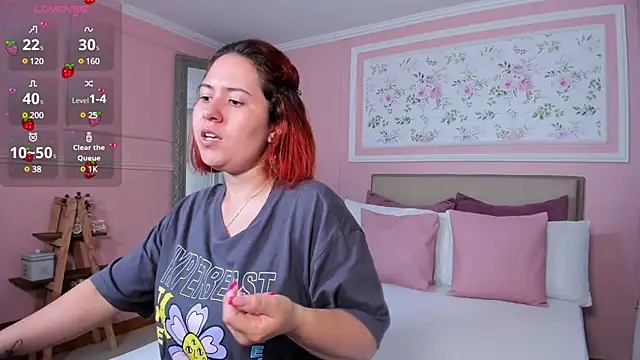 Snapshot of zoes_milee chatting on February 28, 11:14 am zoes milee online show from February 28, 11:14 am