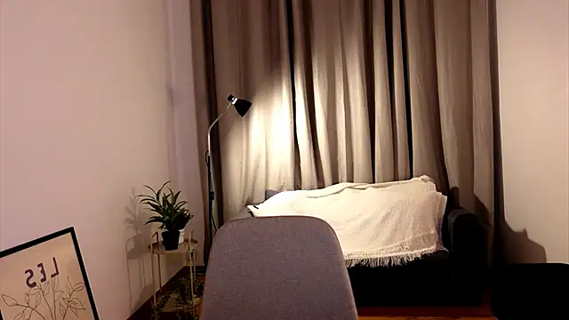 ShyHotNerd online show from March 22, 7:47 am