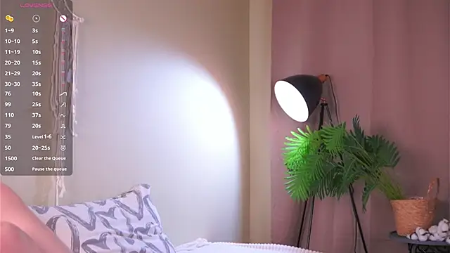 LinnHigh online show from October 24, 4:39 pm