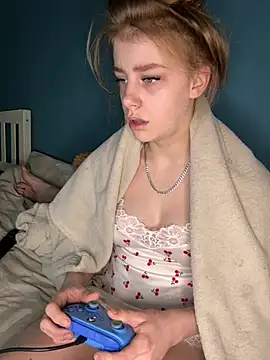 VioletxBlue online show from March 13, 11:59 am