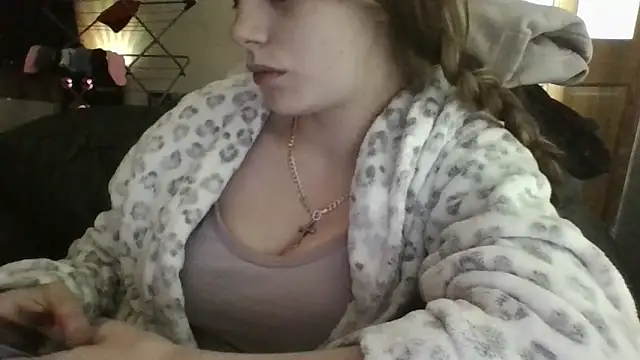 VioletxBlue online show from June 10, 12:06 pm