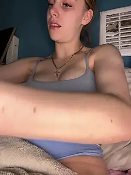 VioletxBlue online show from March 18, 9:15 pm