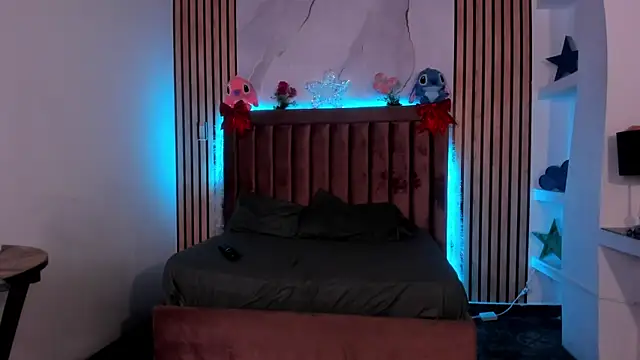 RubiSharqui  online show from December 20, 12:30 pm