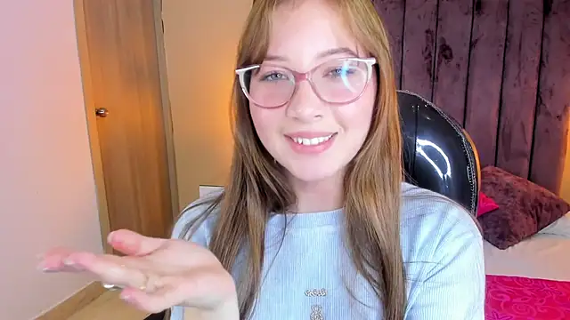 Dahlia Rousse online show from October 23, 6:45 am