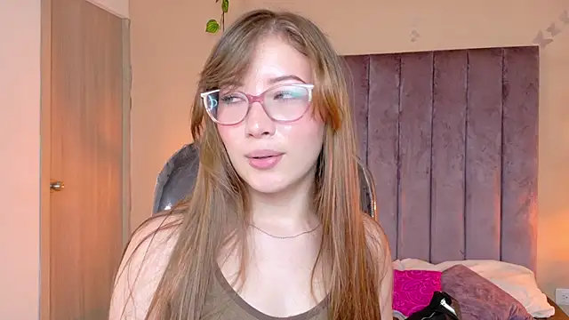 Dahlia Rousse online show from May 23, 4:44 am
