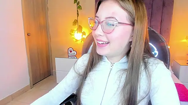 Dahlia Rousse online show from November 28, 4:56 am