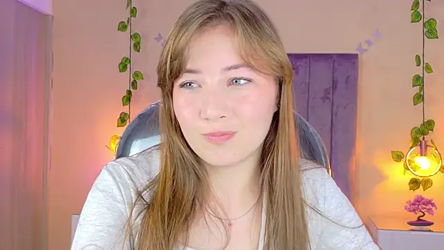 Dahlia Rousse online show from February 22, 7:33 am