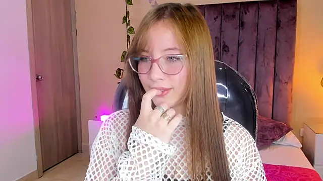 Dahlia Rousse online show from October 28, 9:03 pm