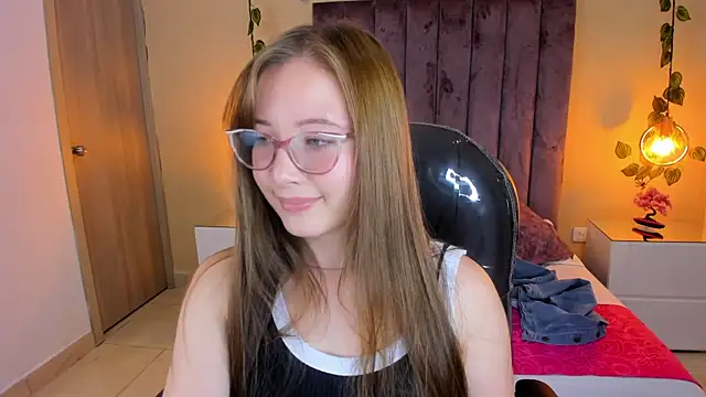 Dahlia Rousse online show from October 24, 10:09 pm