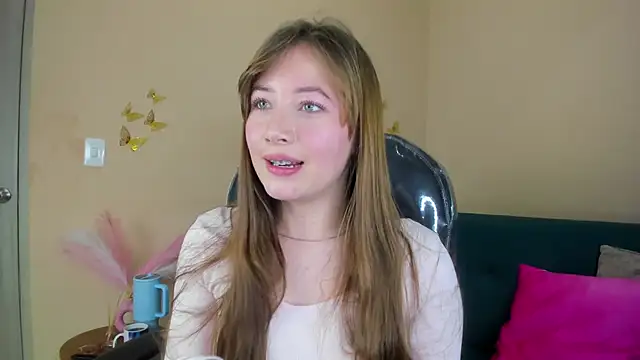 Dahlia Rousse online show from March 4, 7:05 am