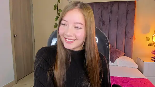 Dahlia Rousse online show from October 18, 10:12 pm