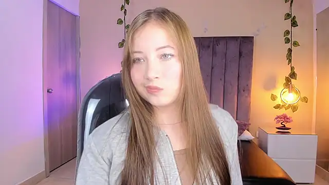 Dahlia Rousse online show from November 10, 5:45 am