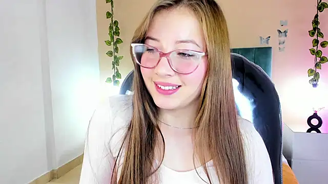 Dahlia Rousse online show from November 30, 8:48 am