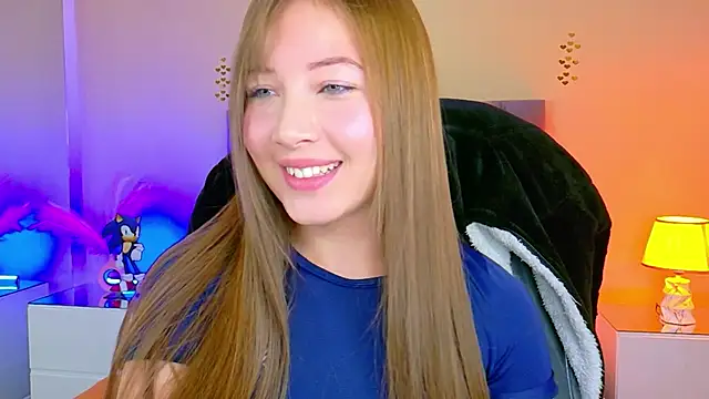 Dahlia Rousse online show from December 5, 6:12 am