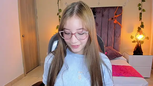 Dahlia Rousse online show from October 14, 9:36 pm