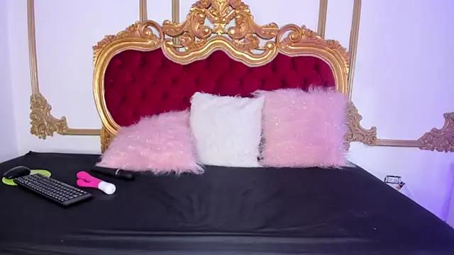 Cristal Bons online show from October 4, 8:43 pm