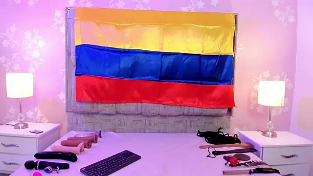 SalomeSimonz online show from June 23, 7:34 pm