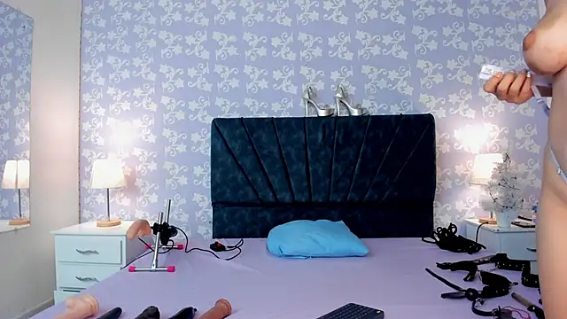 SalomeSimonz online show from December 2, 7:26 pm