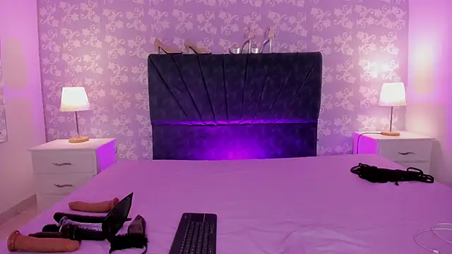 SalomeSimonz online show from April 7, 7:48 pm