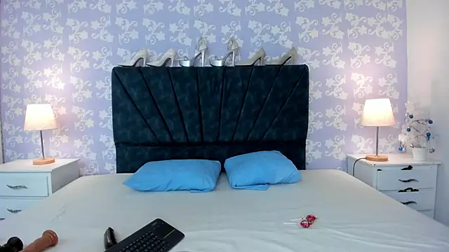 SalomeSimonz online show from January 18, 7:28 pm