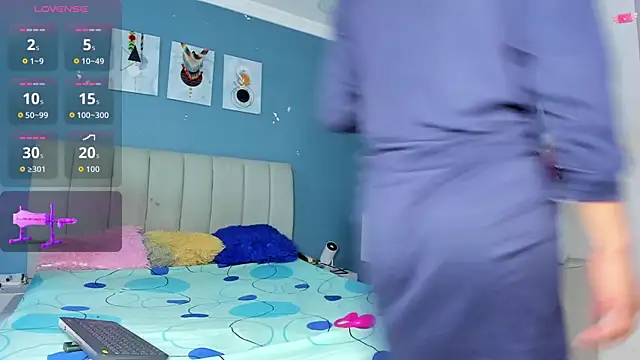 Snapshot of Camerun_n_Damian chatting on November 15, 3:21 am Camerun n Damian online show from November 15, 3:21 am