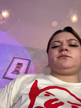 Snapshot of Veronica_simons chatting on July 13, 9:14 pm Veronica simons online show from July 13, 9:14 pm