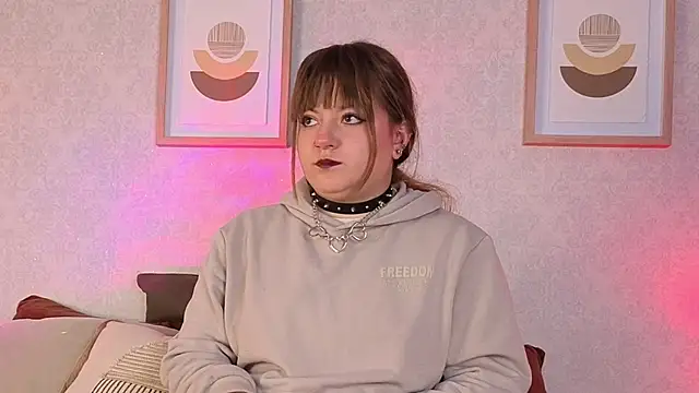 Snapshot of Veronica_simons chatting on October 10, 9:04 pm Veronica simons online show from October 10, 9:04 pm