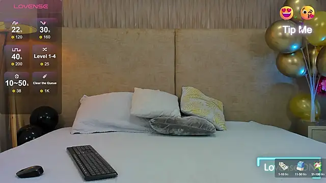 Snapshot of taylorsmiiith_ chatting on March 12, 7:14 pm taylorsmiiith online show from March 12, 7:14 pm