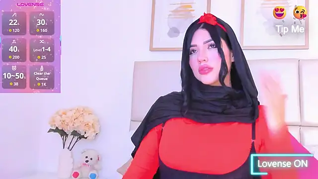 taylorsmiiith  online show from March 24, 7:25 pm