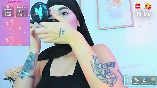 taylorsmiiith  online show from February 4, 2:34 pm