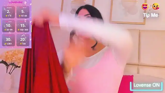 taylorsmiiith  online show from March 26, 7:56 pm