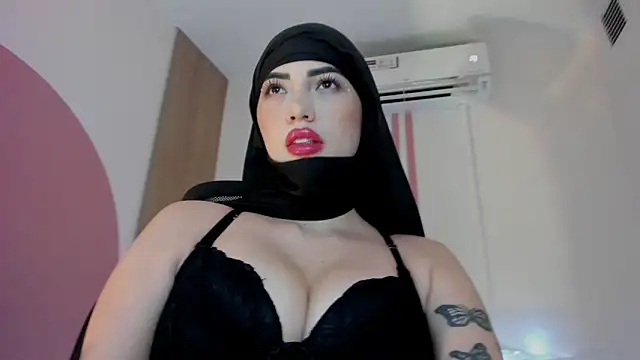 taylorsmiiith  online show from January 7, 8:36 pm