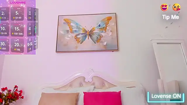 Snapshot of taylorsmiiith_ chatting on December 3, 8:08 pm taylorsmiiith online show from December 3, 8:08 pm