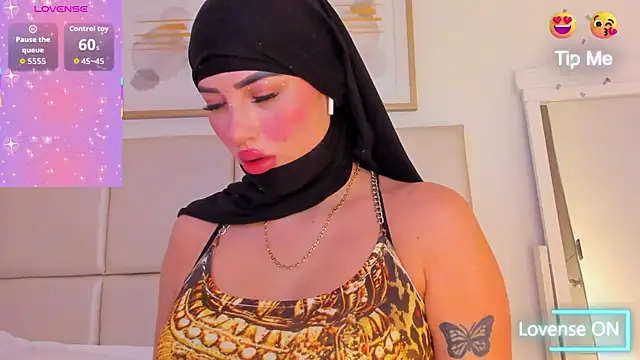 taylorsmiiith  online show from February 25, 7:14 pm