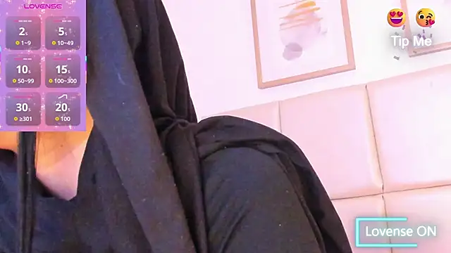 taylorsmiiith  online show from March 6, 7:09 pm