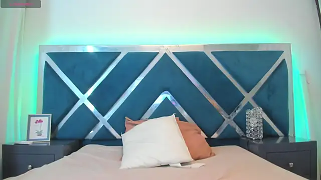 LucineArias online show from April 10, 8:05 pm