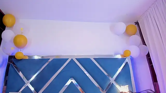 LucineArias online show from December 5, 1:32 pm