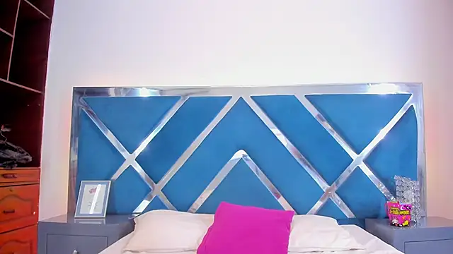 LucineArias online show from October 31, 8:49 pm