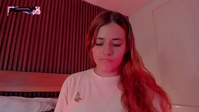 Snapshot of alliss_ginger_ chatting on February 6, 7:54 pm alliss ginger online show from February 6, 7:54 pm