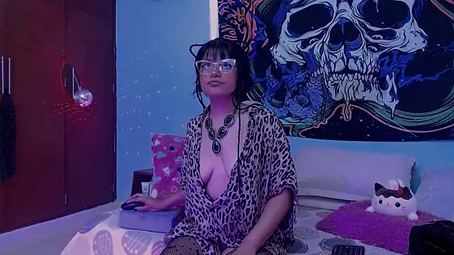 Mattilda 18 online show from September 18, 7:39 pm